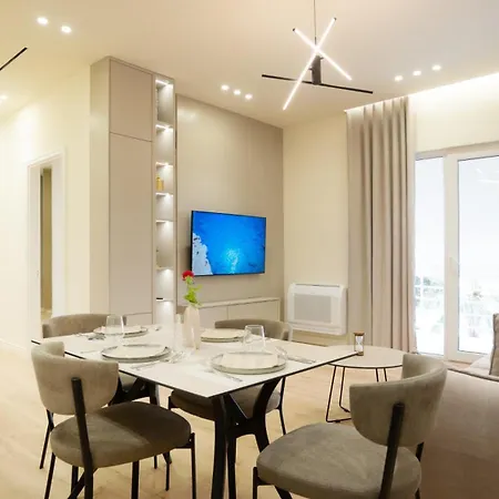 Cosmo Deluxe Apartment *
