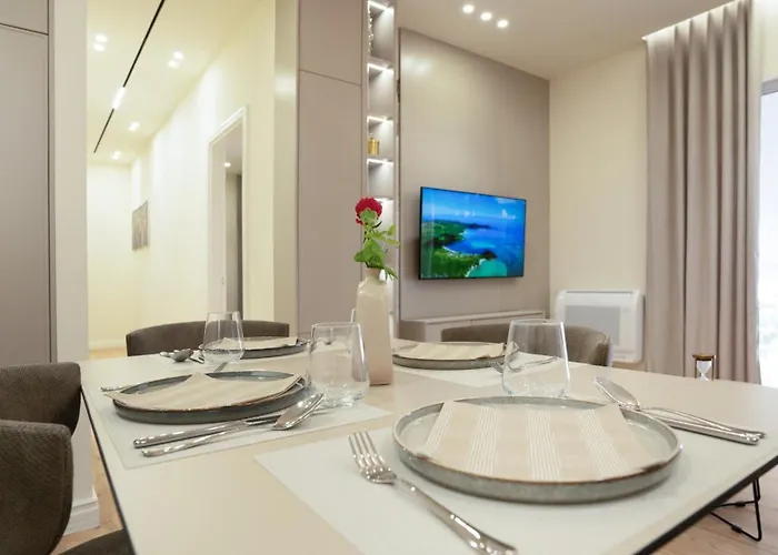 Cosmo Deluxe * Durrës